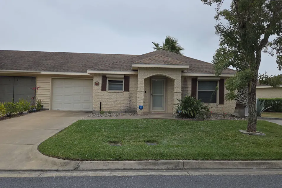 37 Pinehurst Dr Laguna Vista, TX 78578, Cameron County