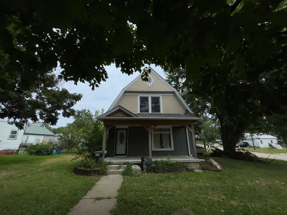 413 S 3rd St Knoxville, IA 50138, Marion County
