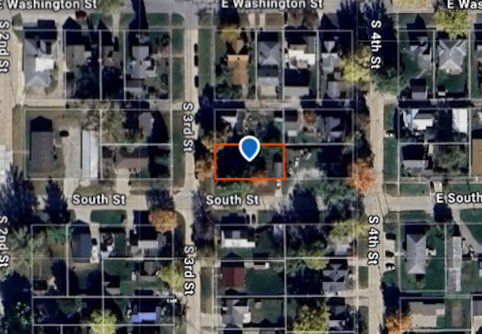 413 S 3rd St Knoxville, IA 50138, Marion County