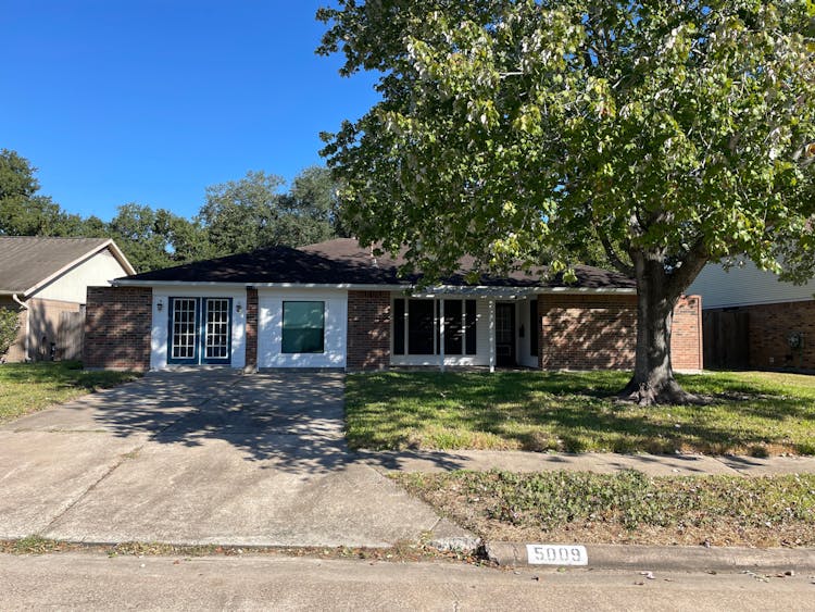 5009 Groveton Lane Pearland, TX 77584, Brazoria County