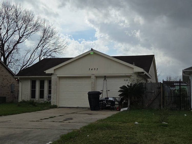 3403 Tidewater Dr Houston, TX 77045, Harris County