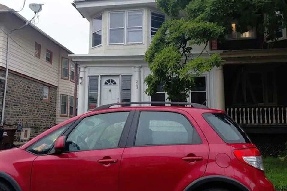 203 N Maple Ave Lansdowne, PA 19050, Delaware County