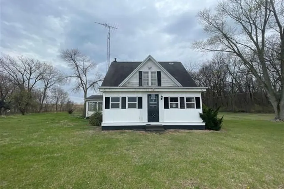 13110 6 Mile Rd Virginia, IL 62691, Cass County