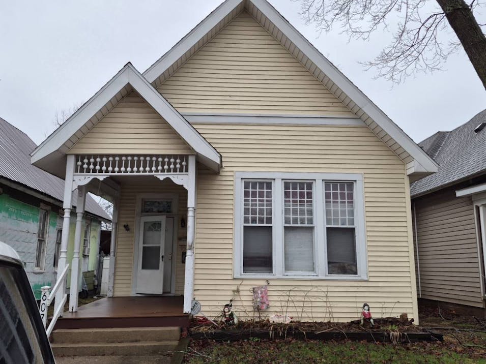 607 N 10th St Vincennes, IN 47591-3129, Knox County
