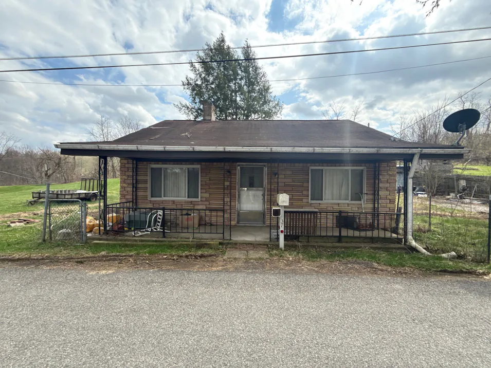 37 Woodside Dr McDonald, PA 15057, Washington County