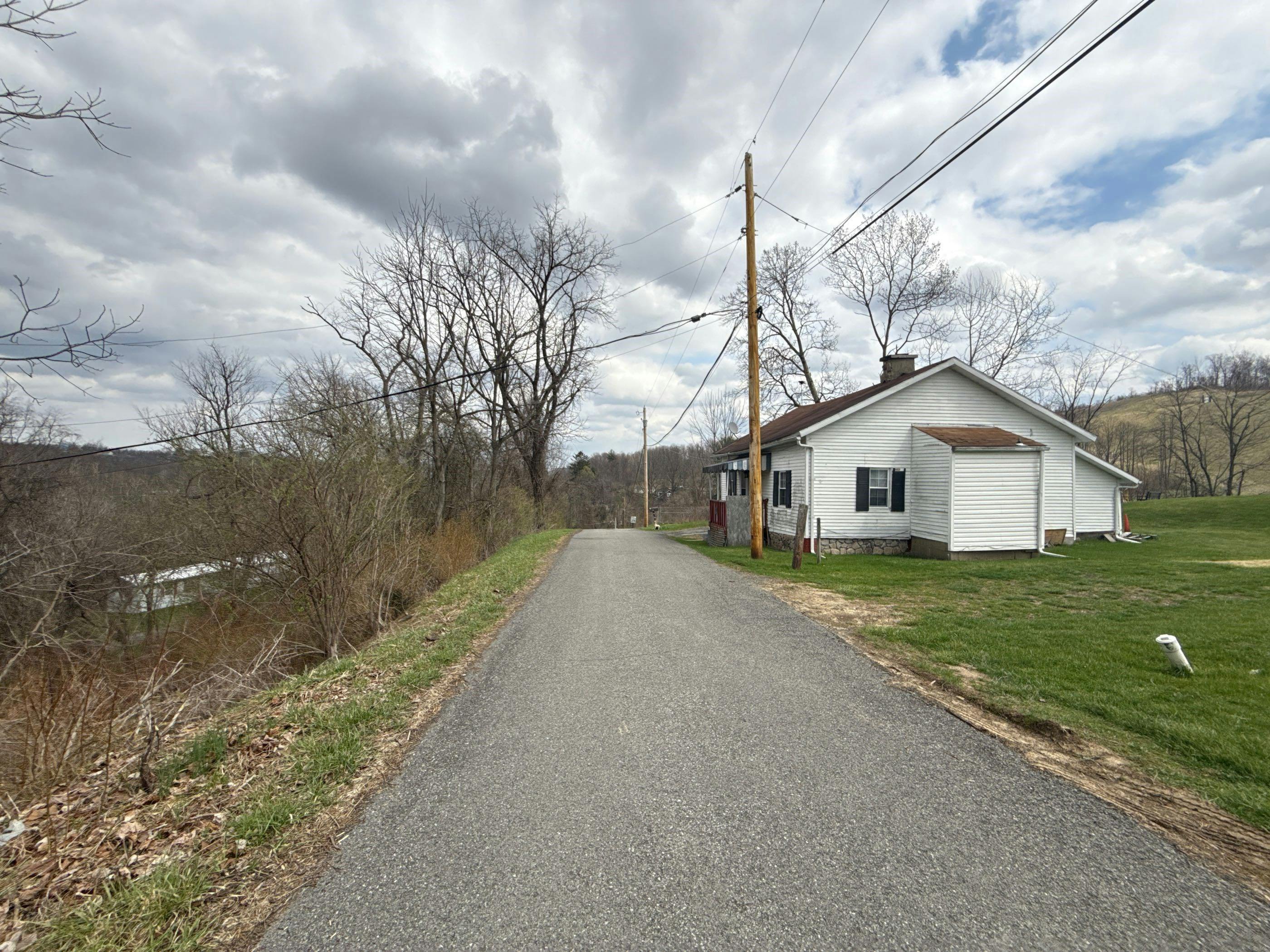 Woodside Dr, Mc Donald, PA 15057