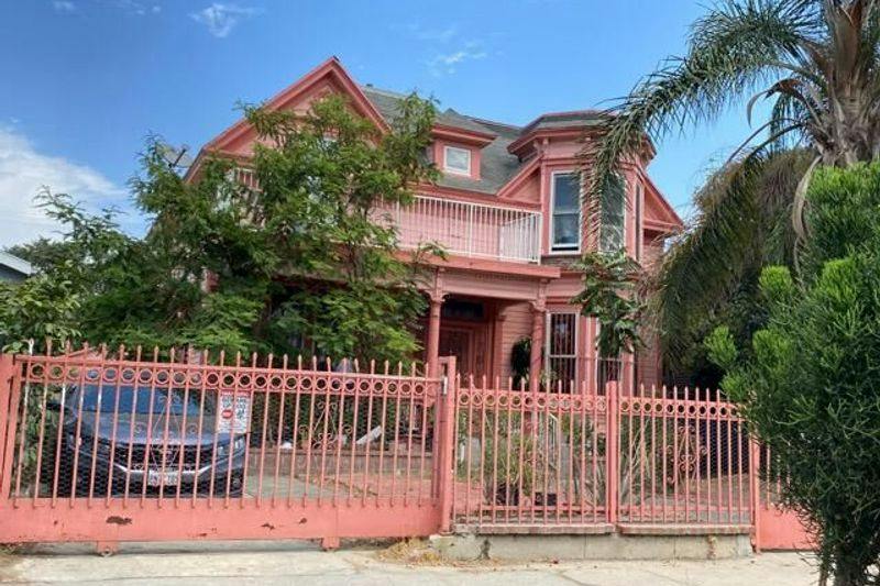 49th Pl, Los Angeles, CA 90011
