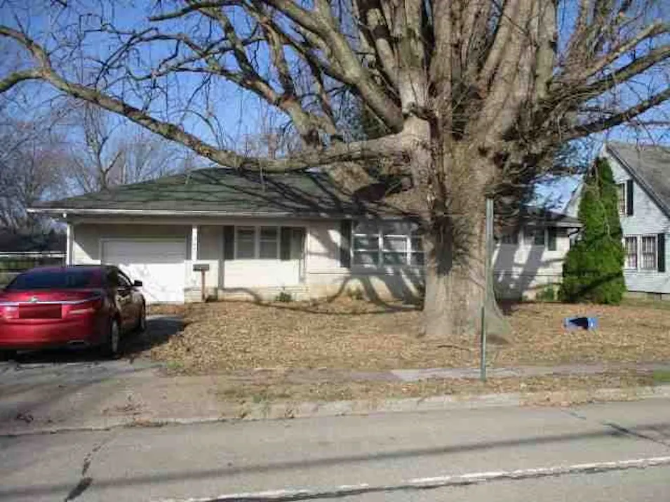 305 Delmar Ave S Hartford, IL 62048, Madison County