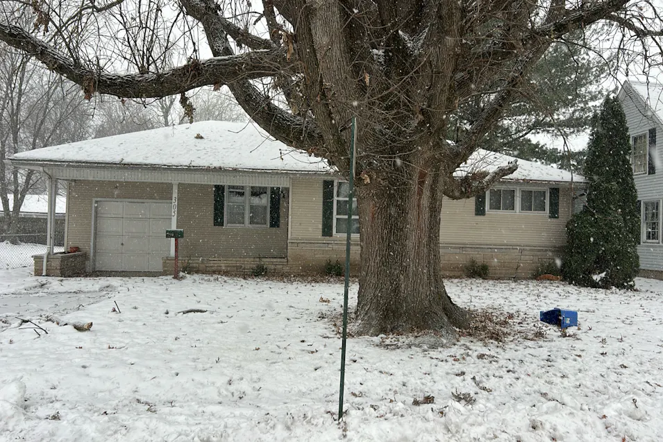 305 Delmar Ave S Hartford, IL 62048, Madison County