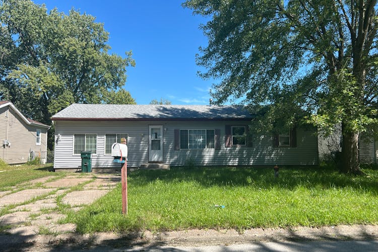 4716 11th Street A Moline, IL 61265, Rock Island County