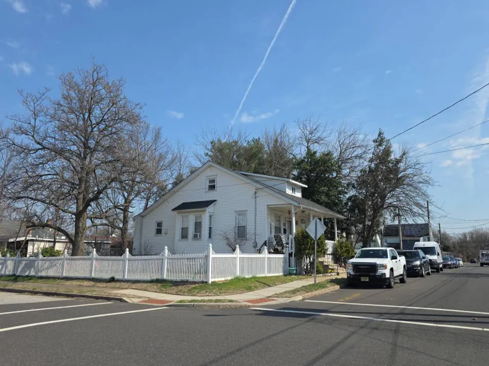 27 West 4th Street Burlington, NJ 08016, Burlington County