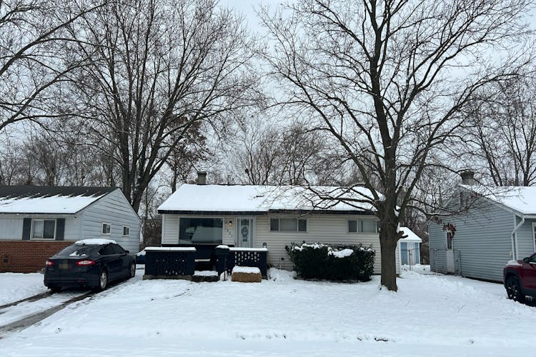 1631 S Walton St Westland, MI 48186-8219, Wayne County