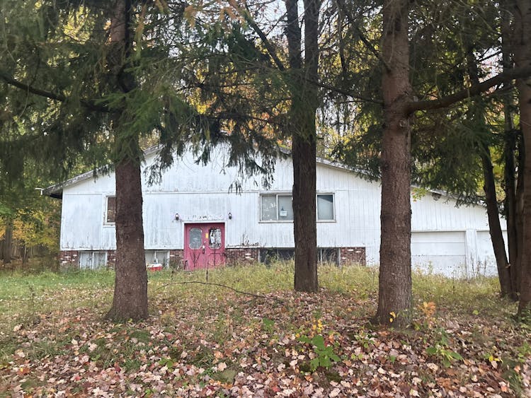 11431 Clark Road Chardon, OH 44024, Geauga County