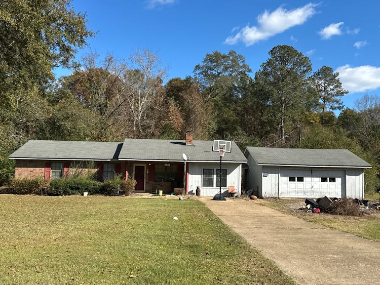 690 New Temple Road Southwest Fulton, MS 38843, Itawamba County
