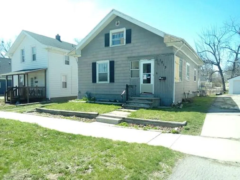 1013 17th St NE Cedar Rapids, IA 52402, Linn County