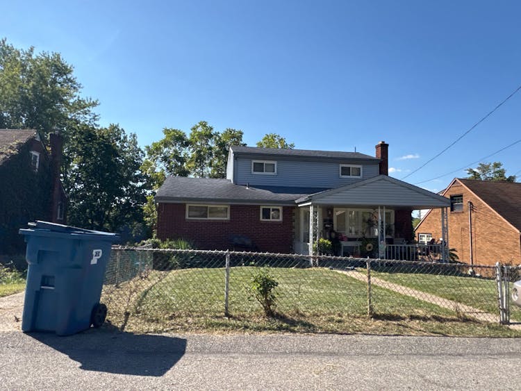 112 Keefer Dr Pittsburgh, PA 15235, Allegheny County