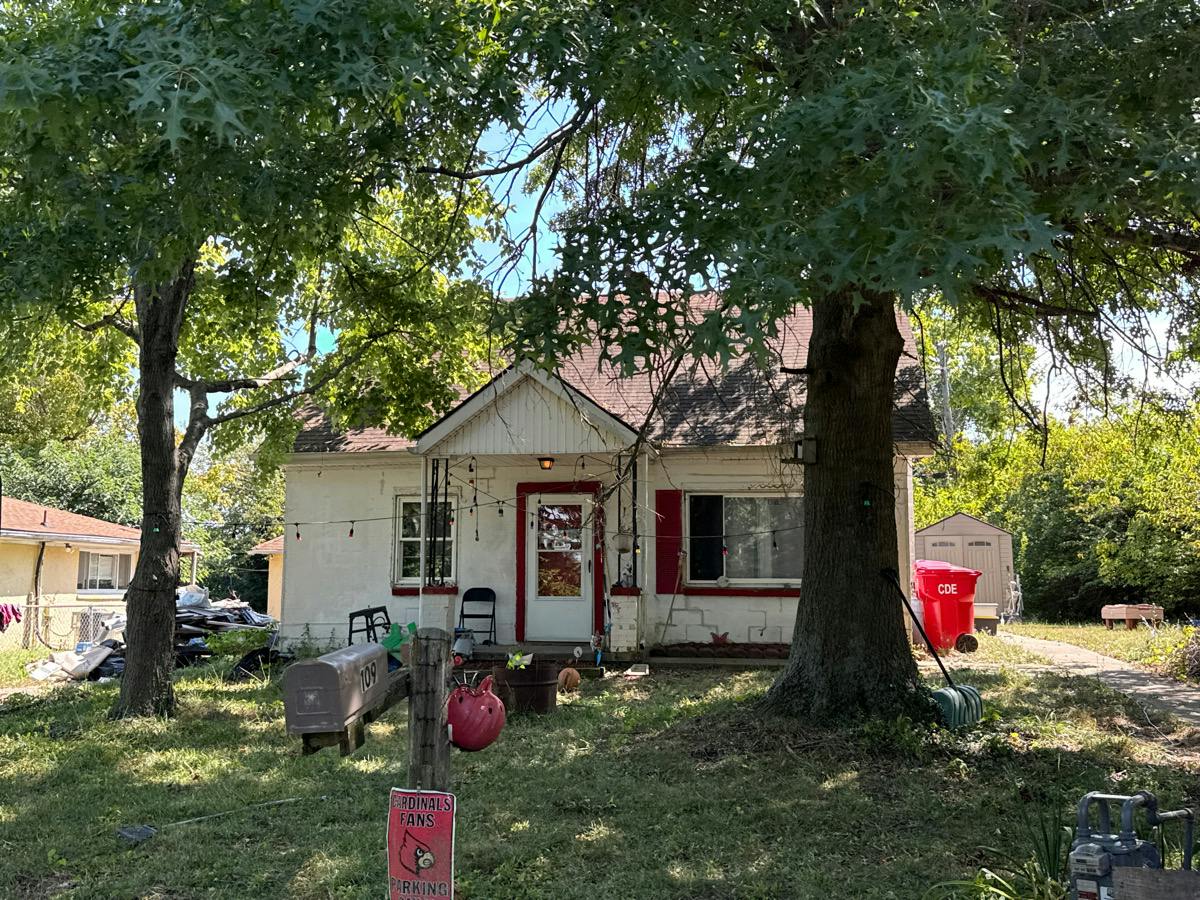 Spicer Rd, Winchester, KY 40391