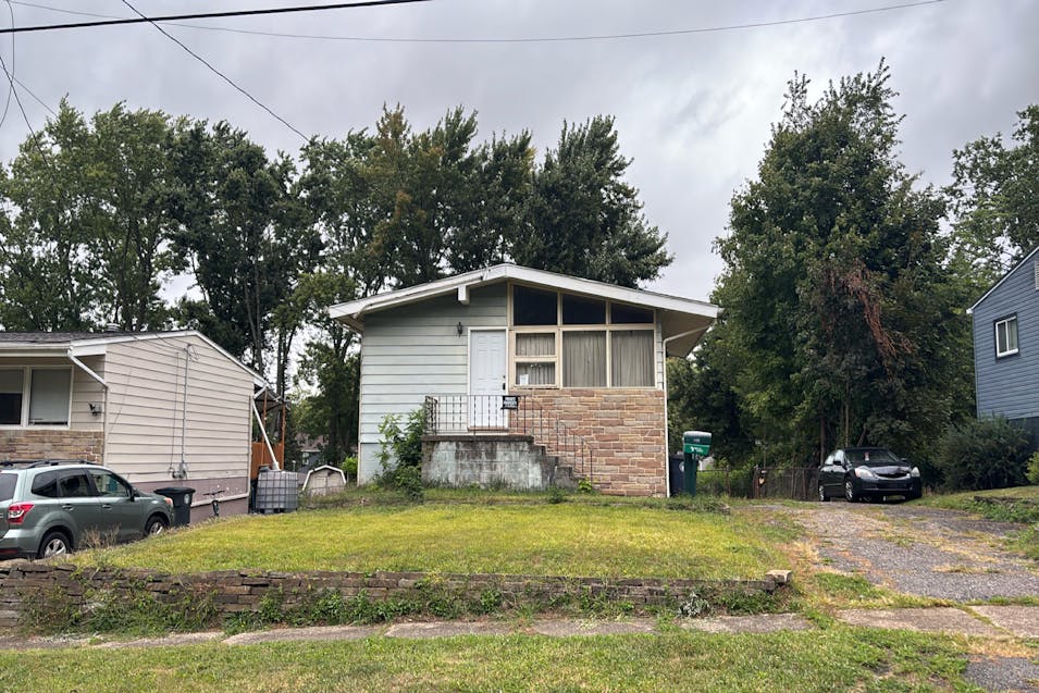 1159 Jeanie J Ave Akron, OH 44310, Summit County