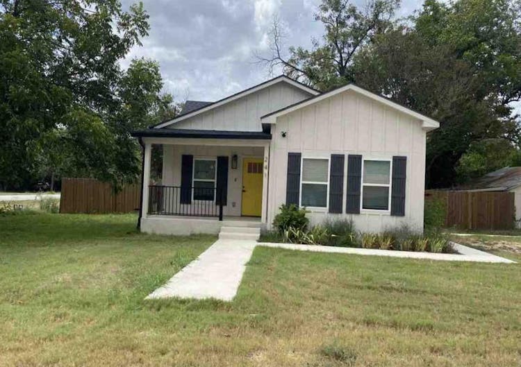 241 S Cotrell St Bartlett, TX 76511, Bell County