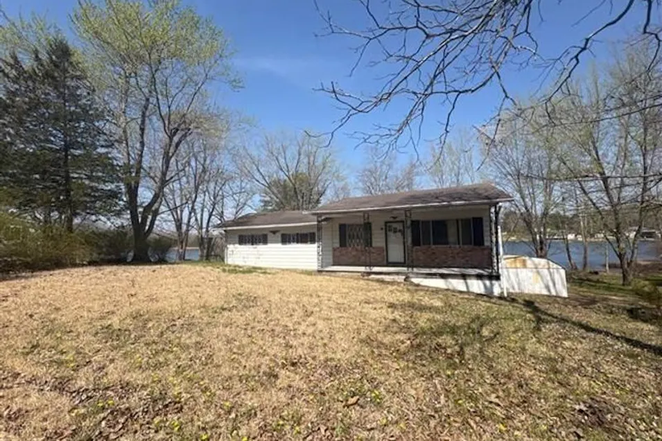 11114 Holiday Shores Drive Bismarck, MO 63624, Washington County