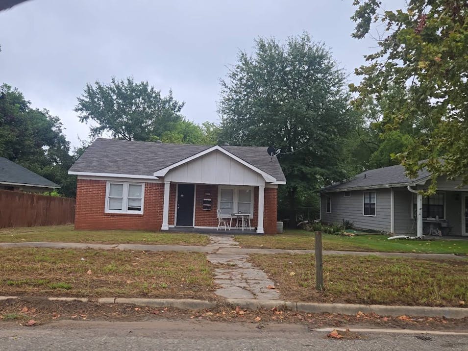 617 N Trinity St Gilmer, TX 75644, Upshur County