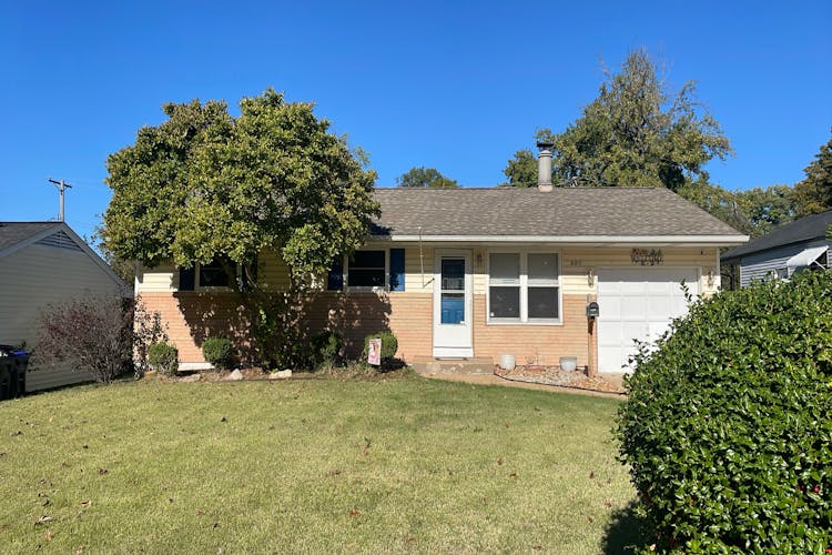 890 Tyson Dr Florissant, MO 63031, St. Louis County