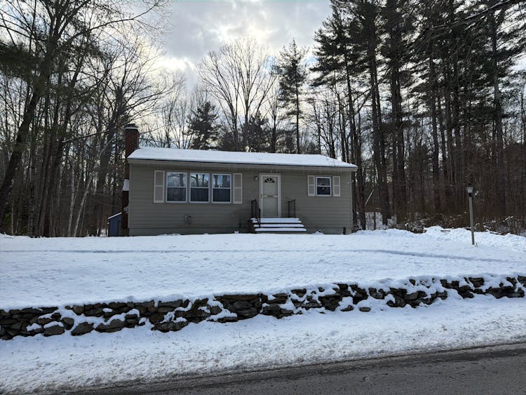 117 W Myrtle St Orange, MA 01364, Franklin County