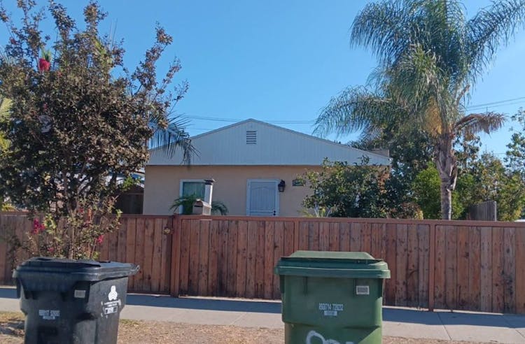 800 East 107th Street Los Angeles, CA 90002, Los Angeles County