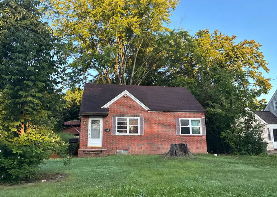 166 9th St NE Barberton, OH 44203, Summit County