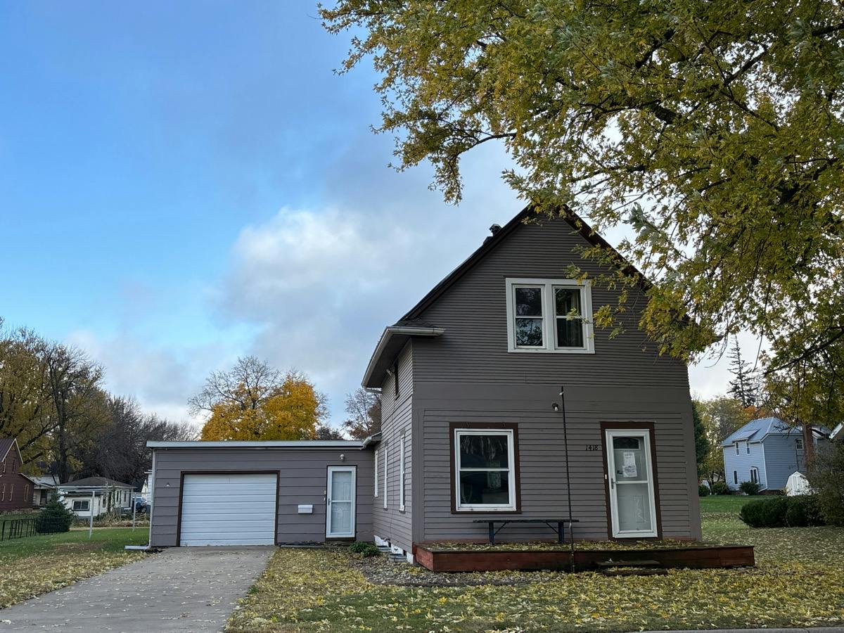4th Ave, Mountain Lake, MN 56159