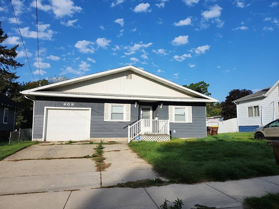 609 N Jackson St Ionia, MI 48846, Ionia County