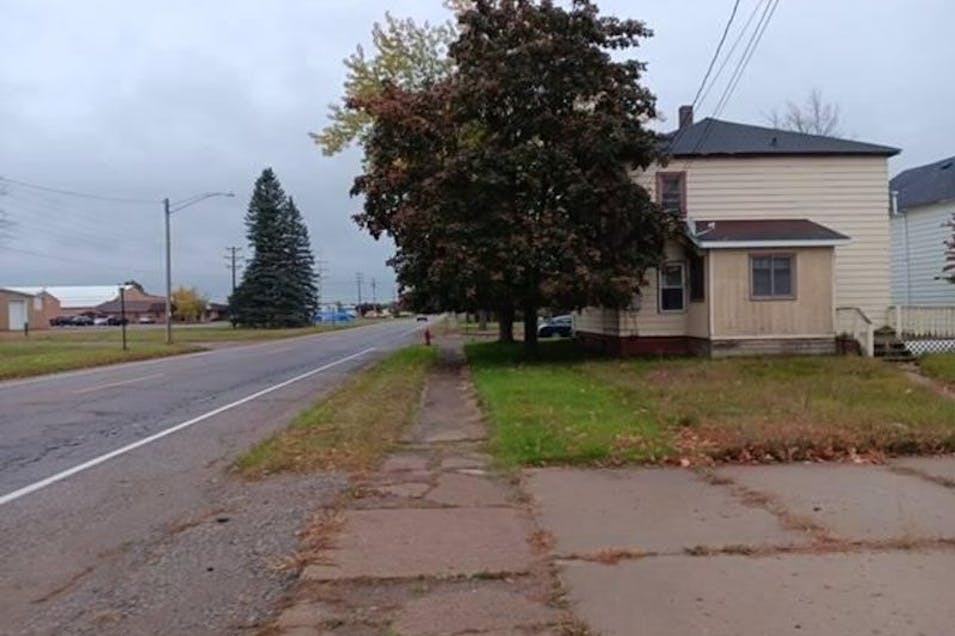 100 Sterling St Kingsford, MI 49802, Dickinson County