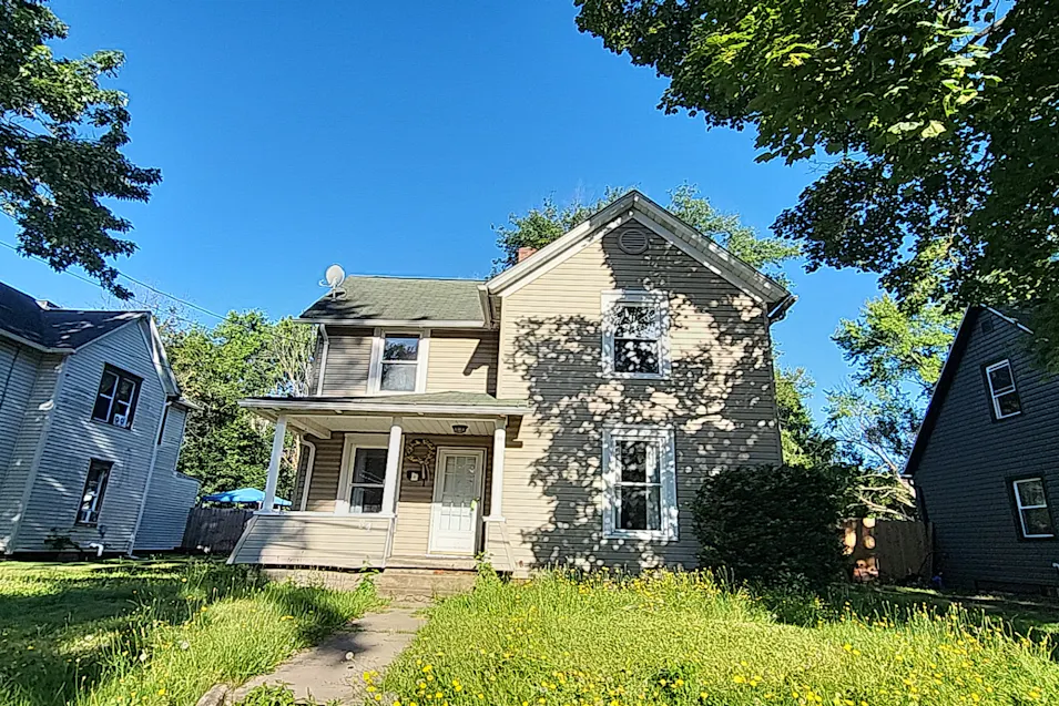 34 19th Street NW Barberton, OH 44203, Summit County