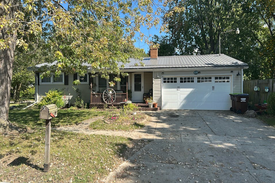 670 Stockford Dr Adrian, MI 49221, Lenawee County