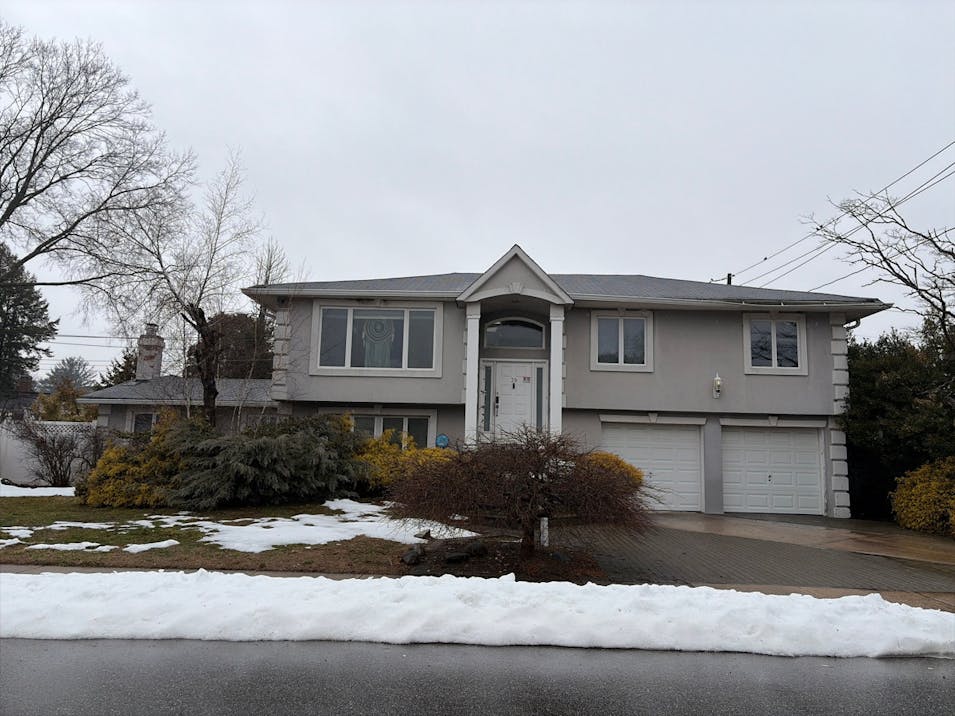 39 Richmond Court Plainview, NY 11803, Nassau County