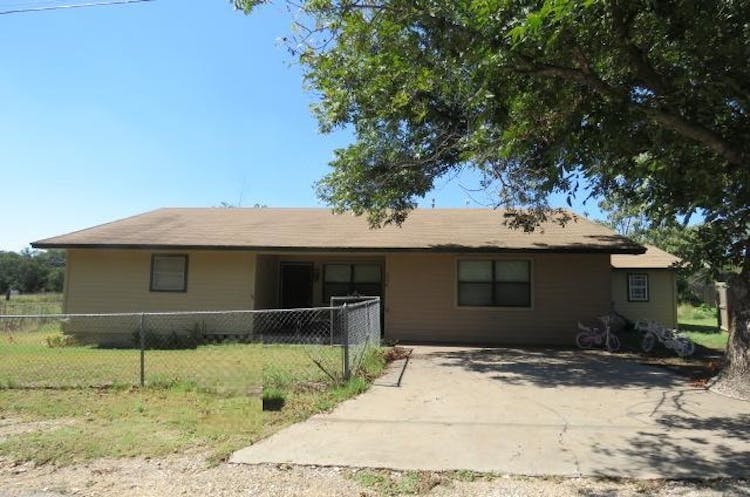 206 Maple Street Gustine, TX 76455, Comanche County