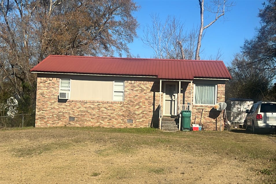 260 South Bypass Moundville, AL 35474, Hale County