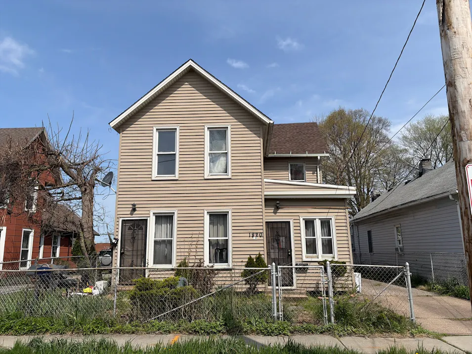 1820 Brevier Ave Cleveland, OH 44113, Cuyahoga County