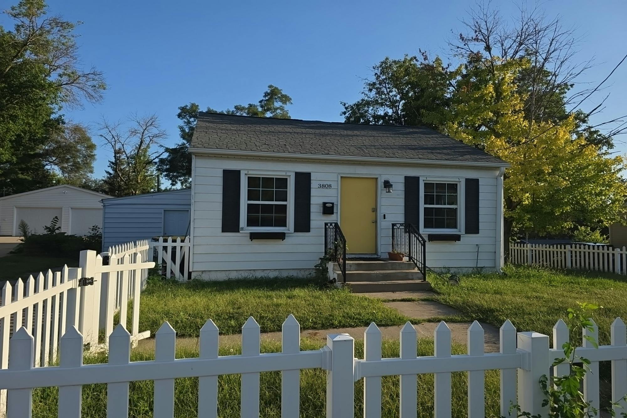 Glenn Ave, Sioux City, IA 51106