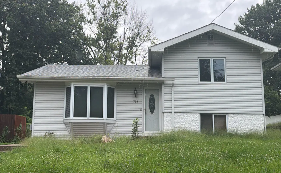 718 E Diehl Ave Des Moines, IA 50315, Polk County