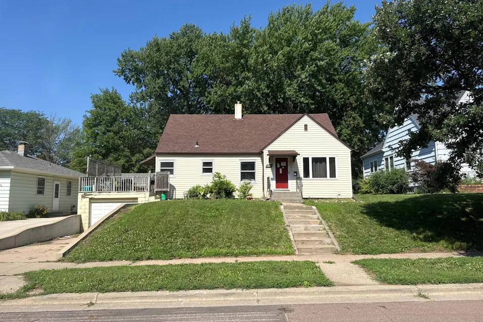 1937 S Grange Ave Sioux Falls, SD 57105, Minnehaha County