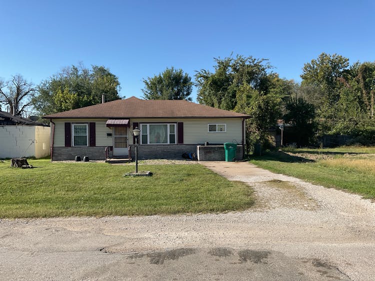 7126 Park Place East Saint Loui, IL 62203, St. Clair County