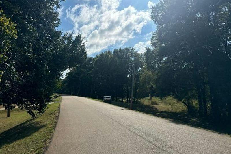 Claiborne Ave, Greenwood, MS 38930 #1