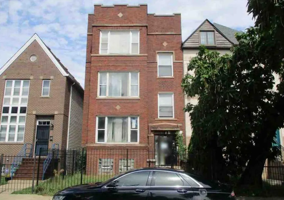 816 E 42nd St Chicago, IL 60653, Cook County