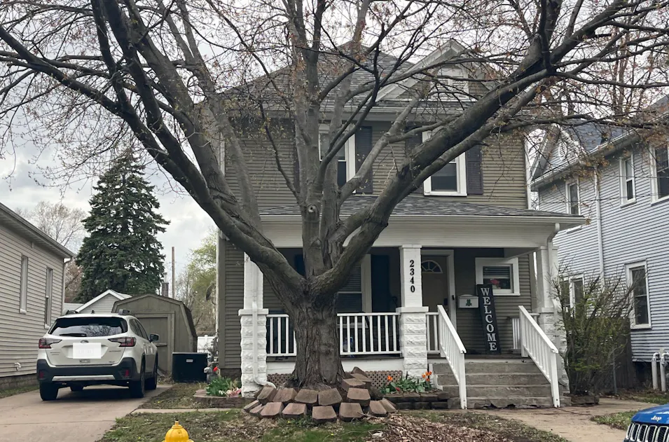 2340 Grand Ave Davenport, IA 52803, Scott County