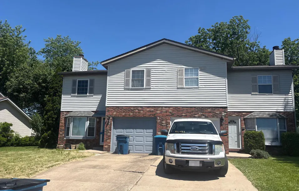31 Twin Oak Drive Belleville, IL 62221, St. Clair County