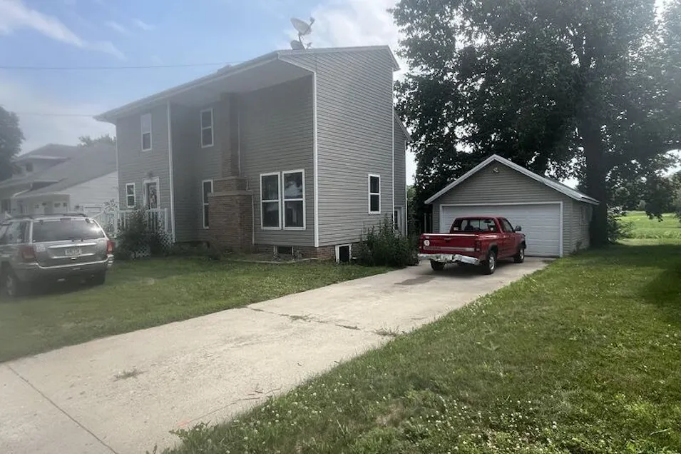 221 S Dewey St Odebolt, IA 51458, Sac County