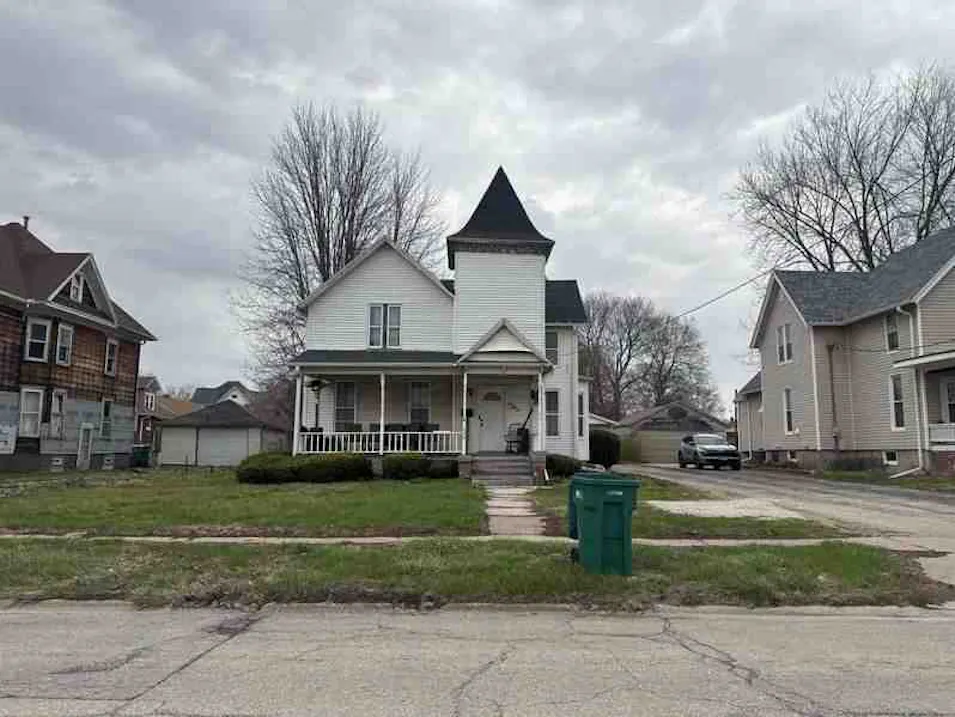 959 W Main St Galesburg, IL 61401, Knox County