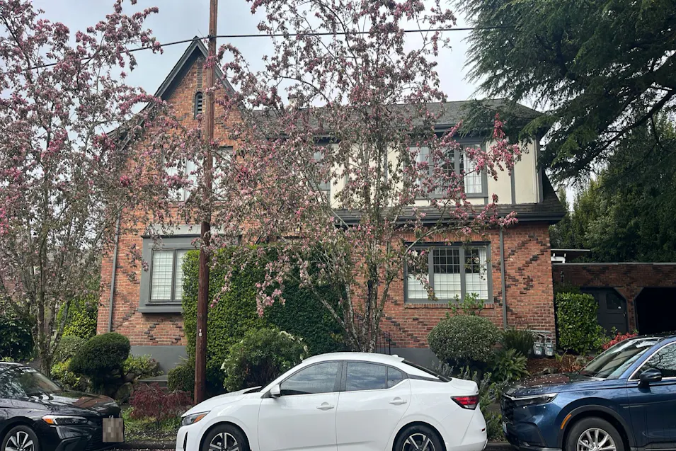 4903 Linden Ave N Apt 2 Seattle, WA 98103, King County
