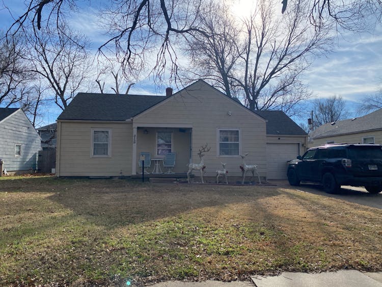 2139 E Menlo St Wichita, KS 67211, Sedgwick County